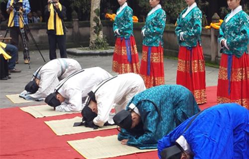 朝鲜女跪拜礼图片