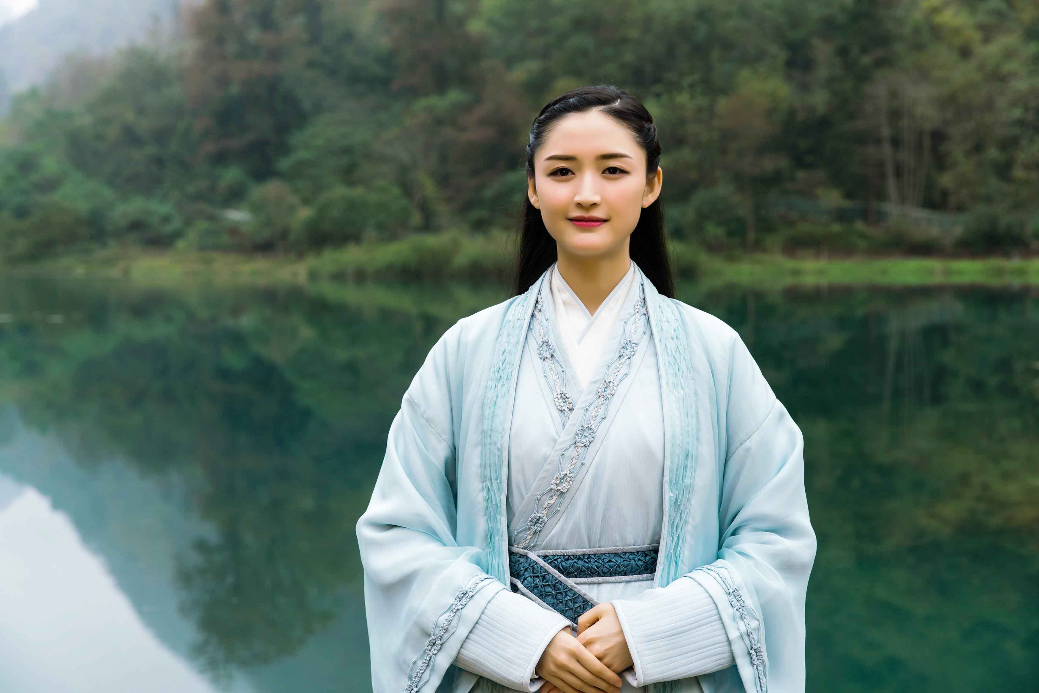 全民皆秃她独秀将夜康可人一米长发吸睛