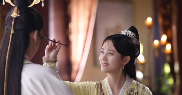 第三本:《大帝姬》精彩剧情:那倒也是,张莲塘拍了拍薛青的肩头.