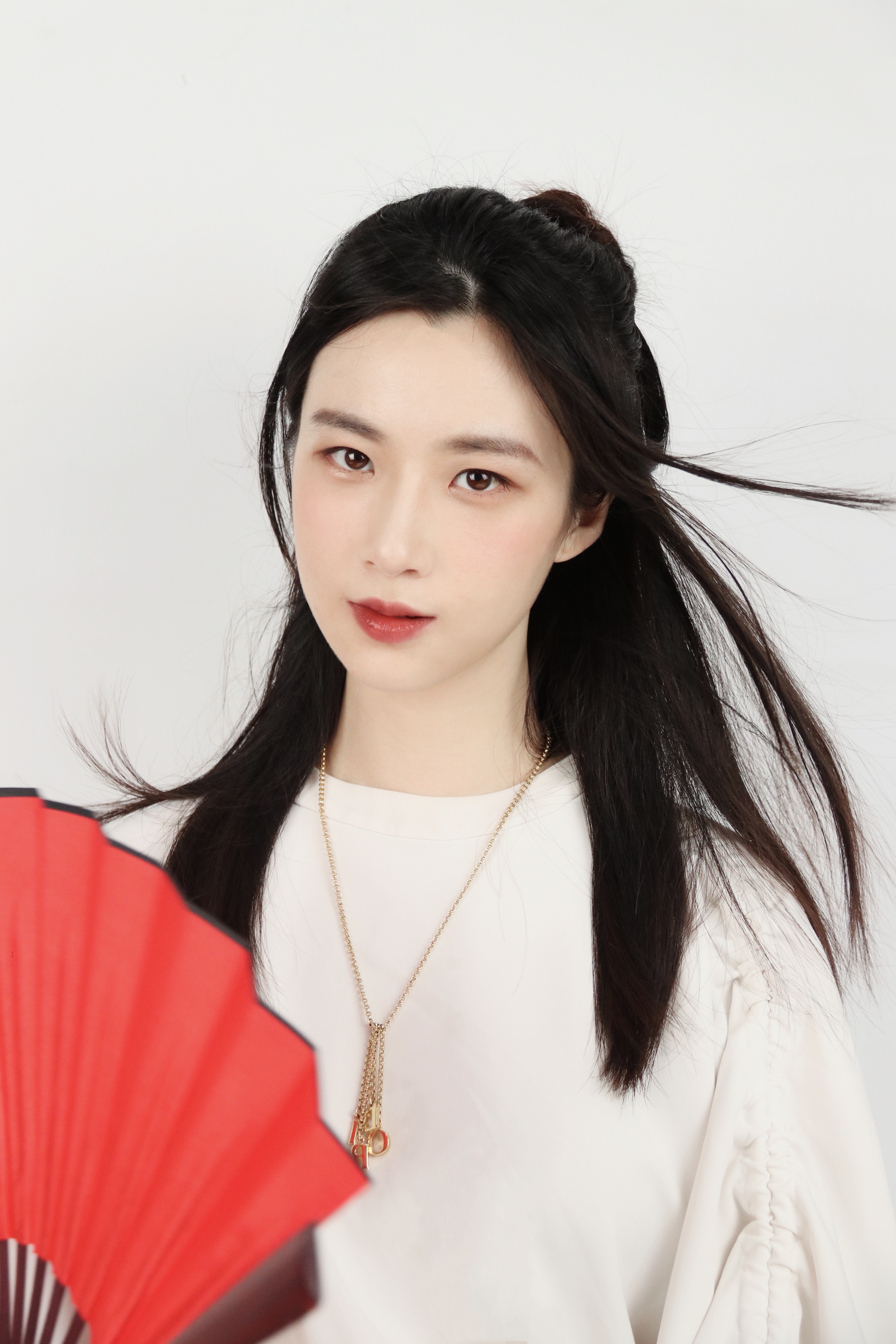 橙瓜专访丨爱奇艺大神作家七英俊携新作入驻——我有一脑洞,可纳山与